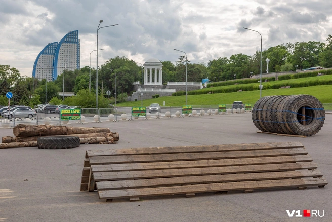 Будут ли перекрывать движение по набережной на время праздника, тоже пока неизвестно | Источник: Константин Завриков / V1.RU