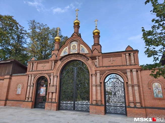 Ворота Алексеевского женского монастыря | Источник: Серафима Путиева / MSK1.RU