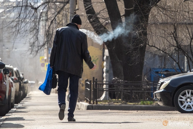 Люди выбирают табак вместо здоровья | Источник: Михаил Огнев / FONTANKA.RU
