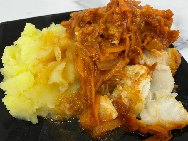 Рыбка с пюрешкой — что может быть лучше? | Источник: Юлия Ковалева, «Дары Камчатки» / vk.com