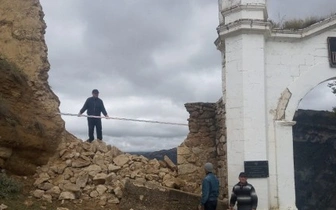 Историческая крепость обрушилась в Дагестане