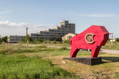 Огромное здание завода в Волгограде продают за 110 млн рублей
