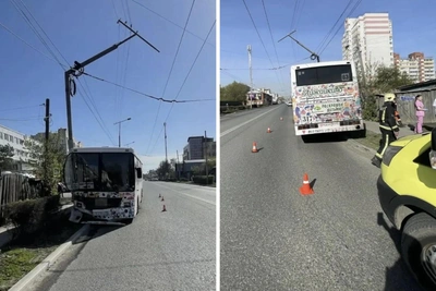 В Омске автобус врезался в столб, пострадали шесть человек