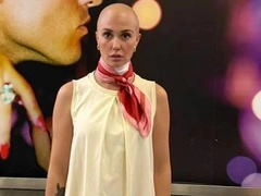 Беременная Муцениеце стала лысой — и вот что случилось
