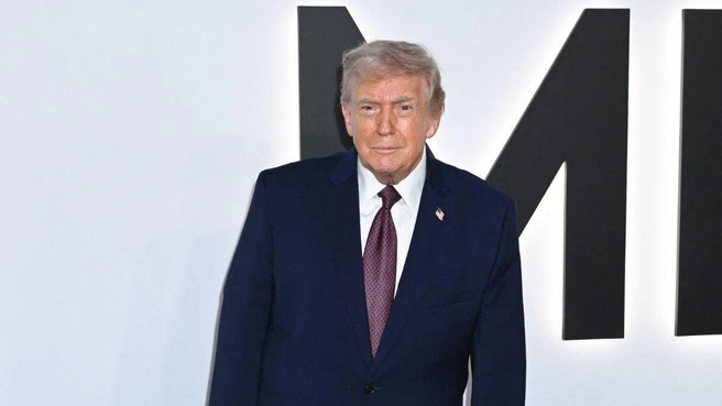 Дональд Трамп ранее заявлял, что к нему не обращались с просьбой о помиловании Гислейн Максвелл. | Источник: MEGA