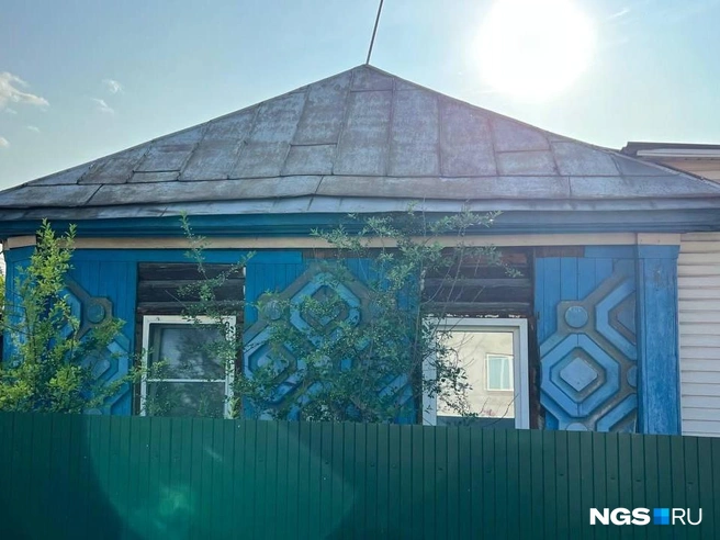 У этого дома довольно необычные украшения | Источник: Настасья Медведева / NGS.RU
