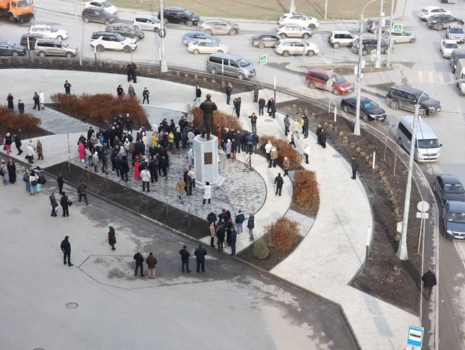 Сквер расположен перед площадью Лыщинского | Источник: Максим Кудрявцев / «ВКонтакте»