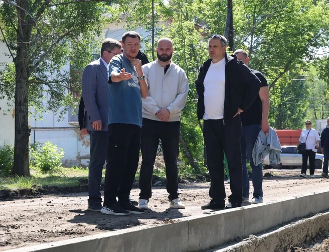 В Куйбышевском районе глава города осмотрел ремонт дорог на Бакинской и Торговой | Источник: пресс-служба администрации Самары