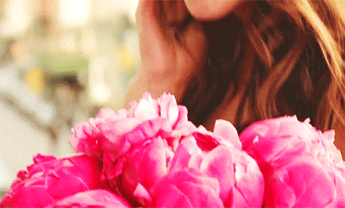 Тест: Кто подарит тебе миллион алых роз?