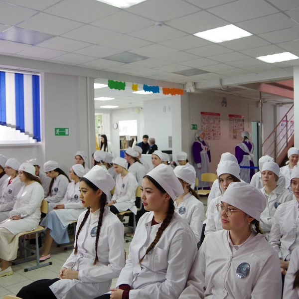 Студенты медицинского колледжа | Источник: Объединенный госархив Оренбургской области / Вконтакте