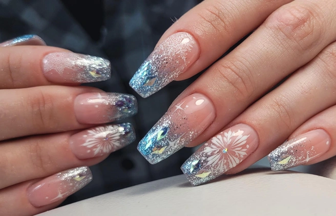 Многие выбирают дизайны, исходя из сезона | Источник: Елизавета Хвищук / Vk.com 