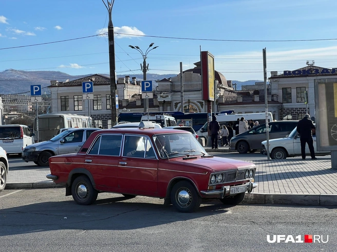 Два «Жигуля» на одном фото | Источник: Андрей Бирюков / UFA1.RU