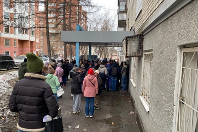 Екатеринбурженка месяц не может забрать загранпаспорт из-за очередей