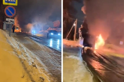 Автобус загорелся в деревне Толстопальцево