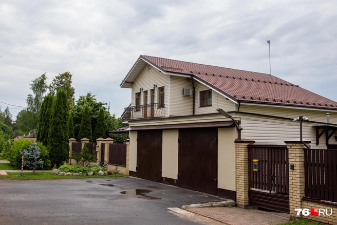 Жители близлежащих домов, под окнами которых развернулась стройка, выступили против высоток. Подробнее об этом рассказали в этом материале | Источник: Кирилл Поверинов / 76.RU