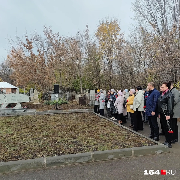 Воскресенское кладбище, акция мэрии | Источник: Сергей Гендин / 164.RU