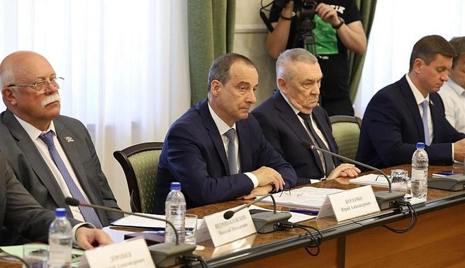 Председатель Законодательного собрания Краснодарского края Юрий Бурлачко доложил об экономических результатах муниципального образования | Источник: пресс-служба Законодательного собрания Краснодарского края