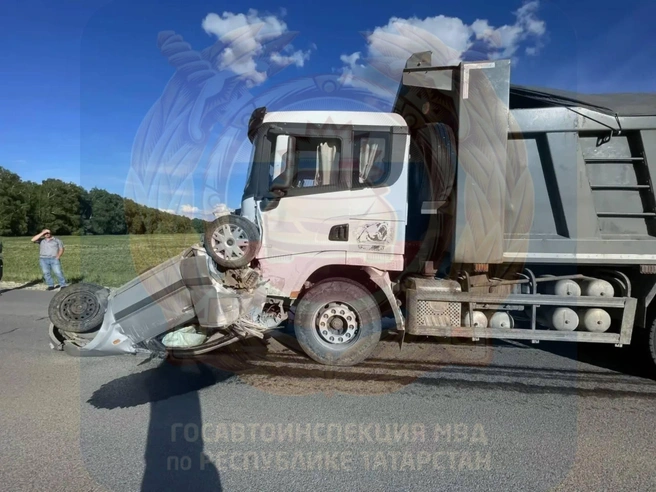 Водитель легковушки погиб на месте | Источник: Госавтоинспекция Татарстана