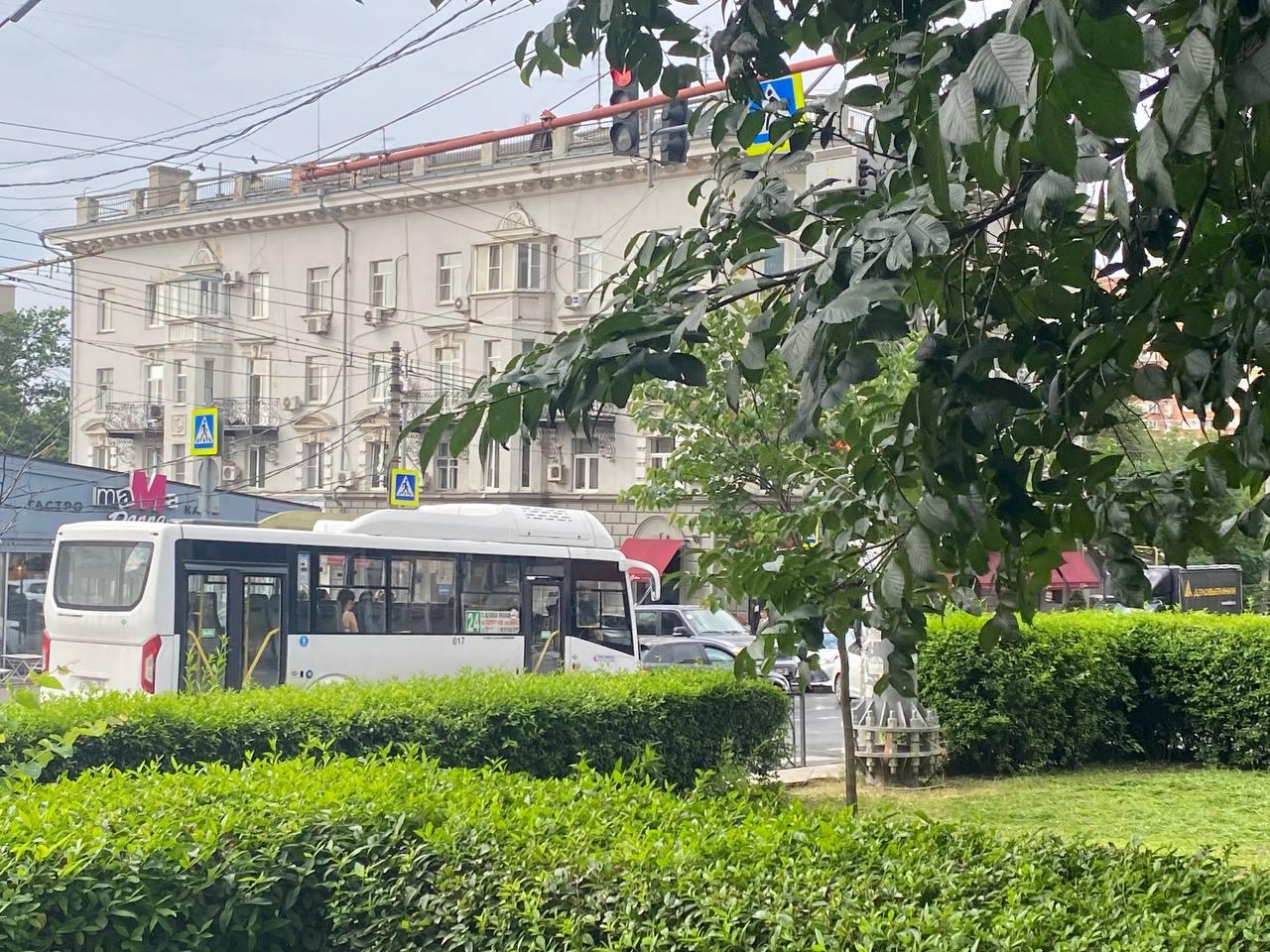 В Ростове из-за блокпостов на дорогах изменились маршруты автобусов - 24  июня 2023 - 161.ру