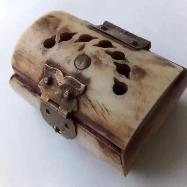 Шкатулку продают за 950 рублей | Источник: Avito.ru