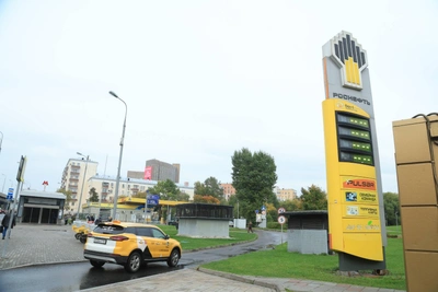Очереди на АЗС Москвы после атаки на МНПЗ