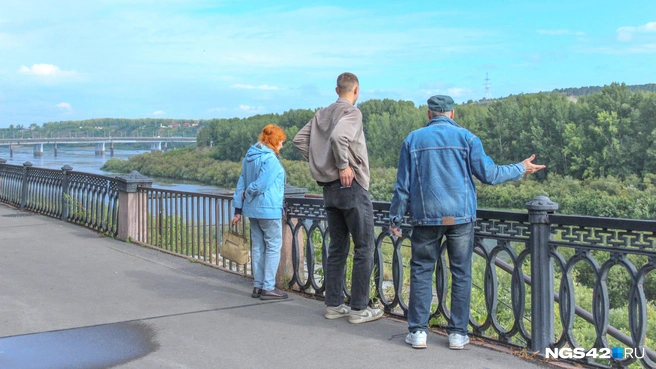 Долгое время горожане наблюдали, как берег дичал | Источник: Лера Городецкая / NGS42.RU