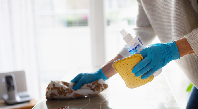 Опасная уборка: как не навредить здоровью и красоте чистящими средствами