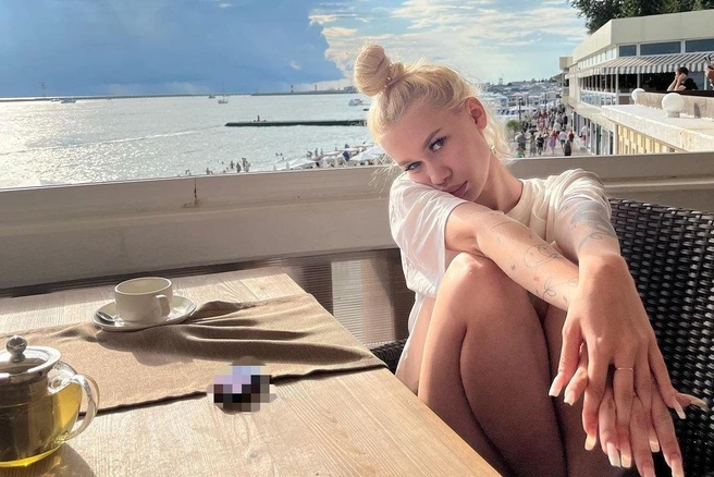 В эту поездку девушка взяла с собой сына | Источник: lyubymy / Instagram (экстремистская организация, деятельность запрещена на территории РФ)