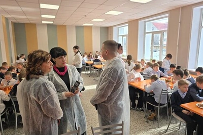 В Тамбове депутаты проверяют школьное питание