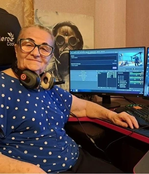 77-летний стример «Бабушка Оля» убивает всех в Counter-Strike: ее даже номинировали на премию