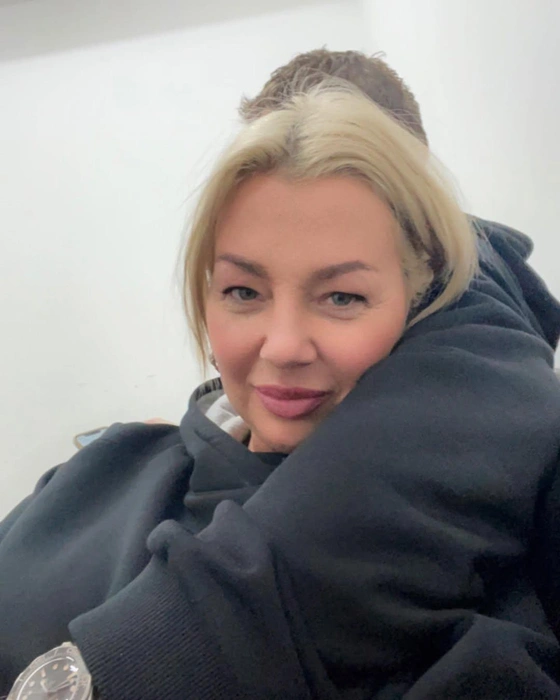 Это не то, о чем вы подумали. Дарья чаще фотографируется со своим сыном, чем с Евгением | Источник: daryatravnikova / Instagram.com (экстремистская организация, деятельность запрещена на территории РФ)