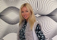 Татьяна Тотьмянина загорает топлес