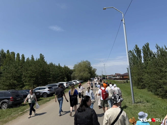 От остановки автобуса придется немного пройтись пешком | Источник: Сергей Петунин / 164.RU