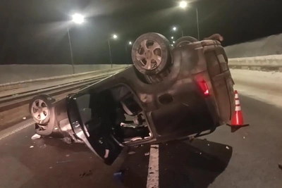 Два человека пострадали при перевороте авто на М-12