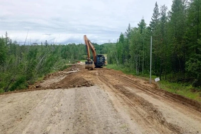 В Якутии возобновили движение по двум дорогам