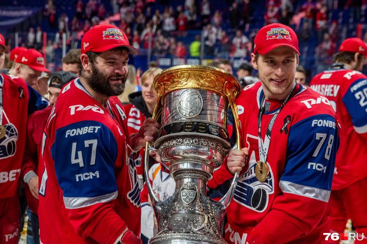 19 килограммов серебра и позолоты: сколько стоит Кубок Гагарина