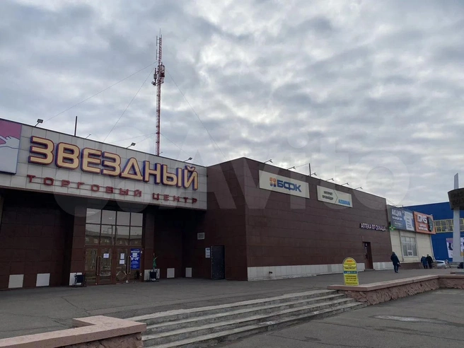 Так выглядит ТЦ «Звездный» снаружи | Источник: avito.ru