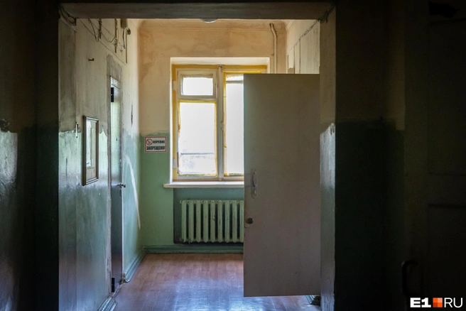 Снаружи здание выглядит красиво, а внутри все печально | Источник: Владислав Лоншаков / E1.RU