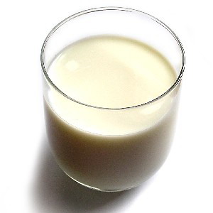 Парное молоко спасет от астмы