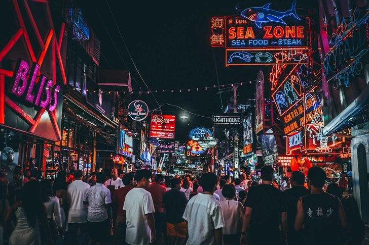 Уличные магазины, Паттайя, Таиланд | Источник: Hanny Naibaho / Unsplash