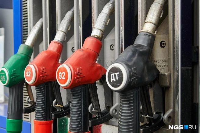 Почему в городе резко кончился бензин — разбираемся вместе | Источник: Александр Ощепков / NGS.RU