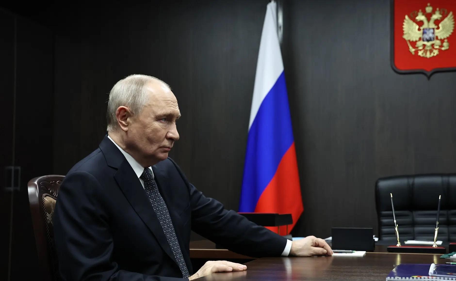 Метротрам — в 2028-м, рост зарплат и маткапитала. Текслер рассказал Путину о достижениях и планах Ч…