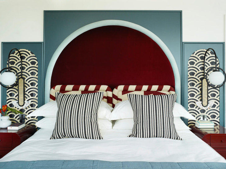 Интерьер с обложки: яркая квартира в Лондоне для поклонника Дэвида Боуи