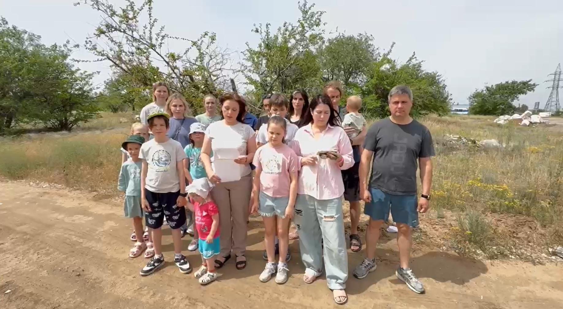 Чиновники мэрии Волгограда пообещали за 10 лет провести коммуникации к участкам многодетных семей
