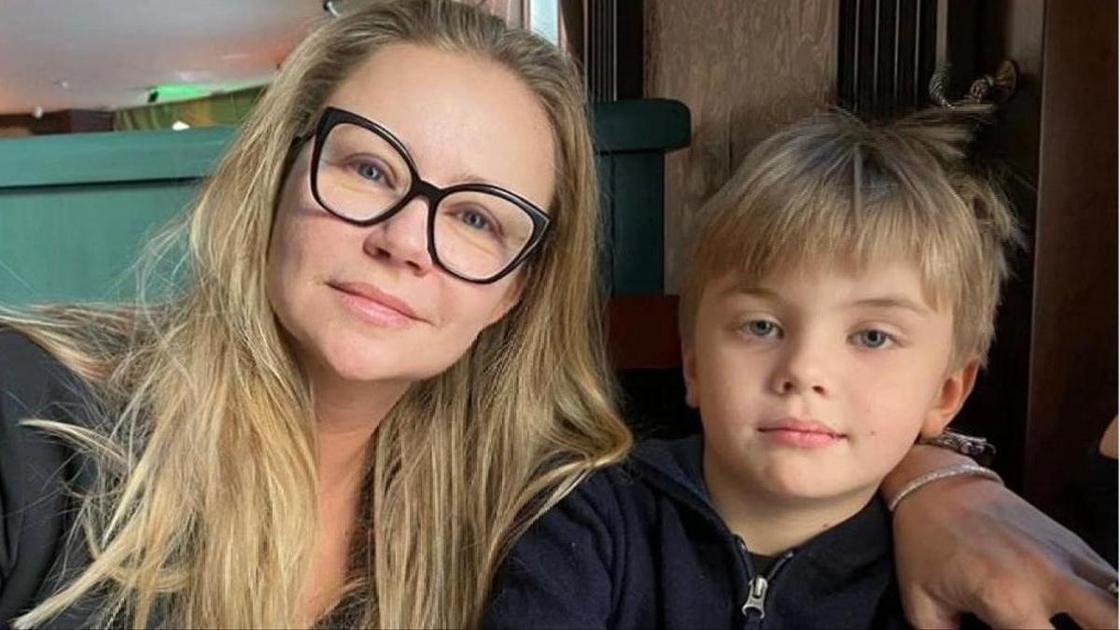 Мария Миронова показала 6-летнего сына, из-за которого судится с молодым мужем