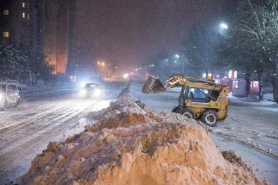 В Новосибирске снег с 19 улиц будут свозить в центральные отвалы