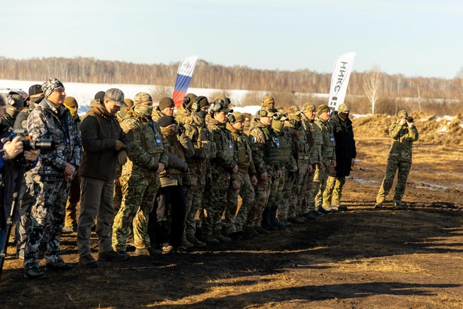 На открытии турнира участники почтили память героев, погибших при исполнении служебного долга, минутой молчания  | Источник: СК «НИКС»