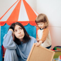 Как понять, что няня — плохая и с ней пора расставаться: экспресс-тест для родителей