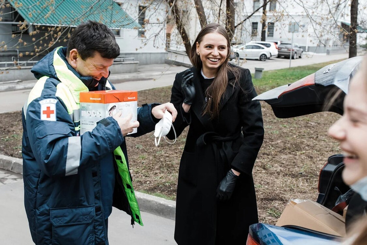 «Врачи собрали меня по кусочкам, я обязана им жизнью»: как москвичка обеспечивает обедами более 3 тысяч медработников