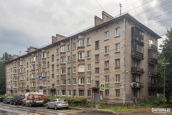 Закс в осаде противников сноса хрущевок. Как прошло, возможно, последнее заседание штаба по КРТ | Источник: Михаил Огнев / «Фонтанка.ру»